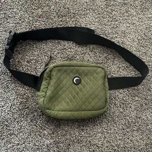 ZYIA Green Quilted Belt Bag
